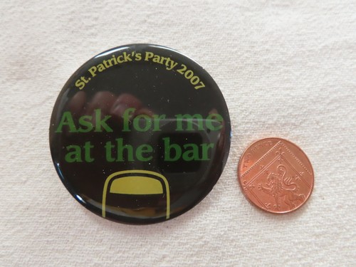 Guinness plastic pin badge - pin,