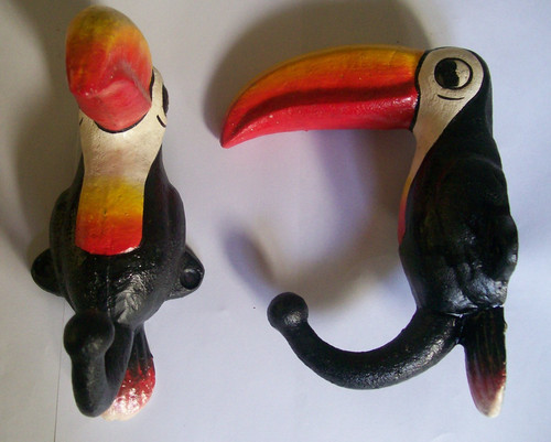 Pair toucan hooks hand - of,